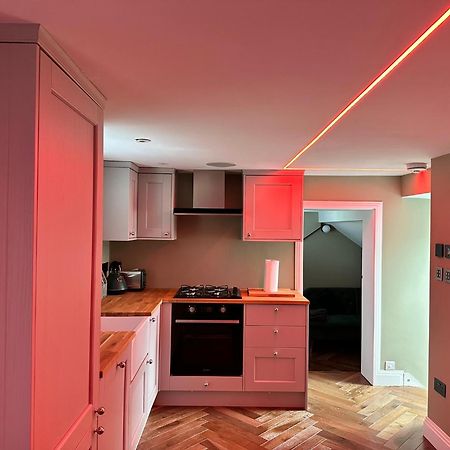 Super Deluxe Apartment بارنيت المظهر الخارجي الصورة