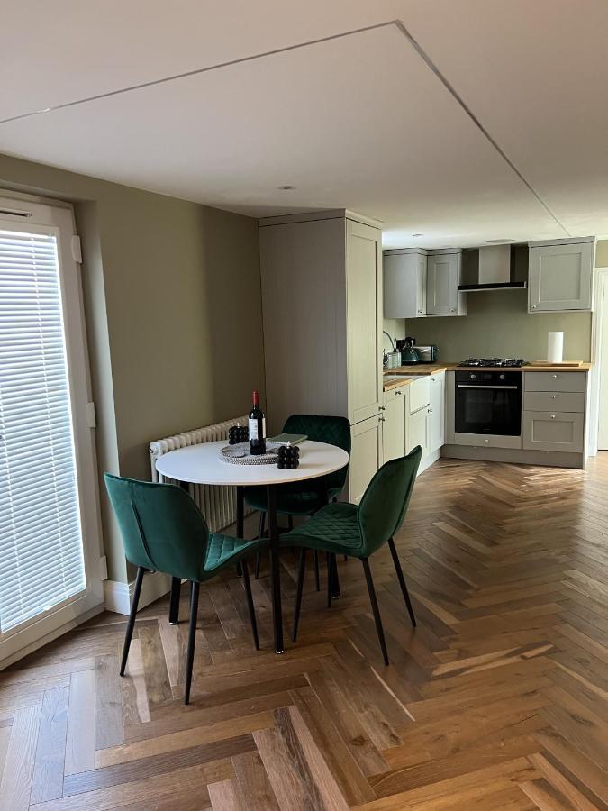 Super Deluxe Apartment بارنيت المظهر الخارجي الصورة